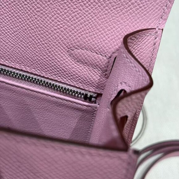 Classic Hermes Bag: A Stylish and Versatile Choice for Elegance - Picture 7 of 8